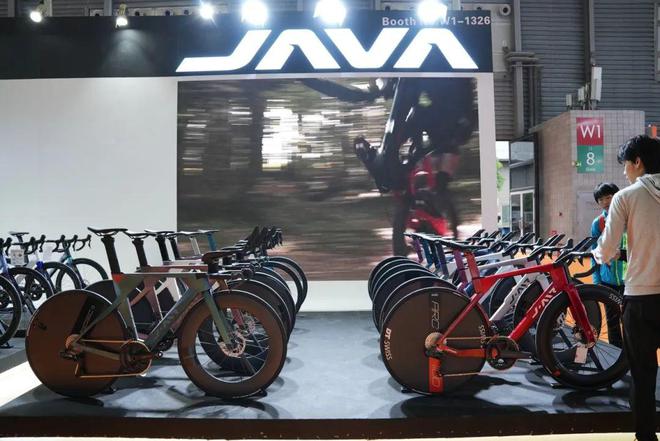 球速体育app从山地到公路从都会到铁三——JAVA全系新品从头界说骑行新方法(图1)