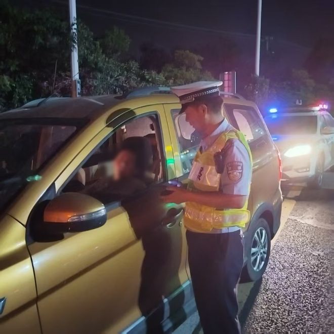 球速体育官网“警医联动” 跑出救济 “加快率”(图3)